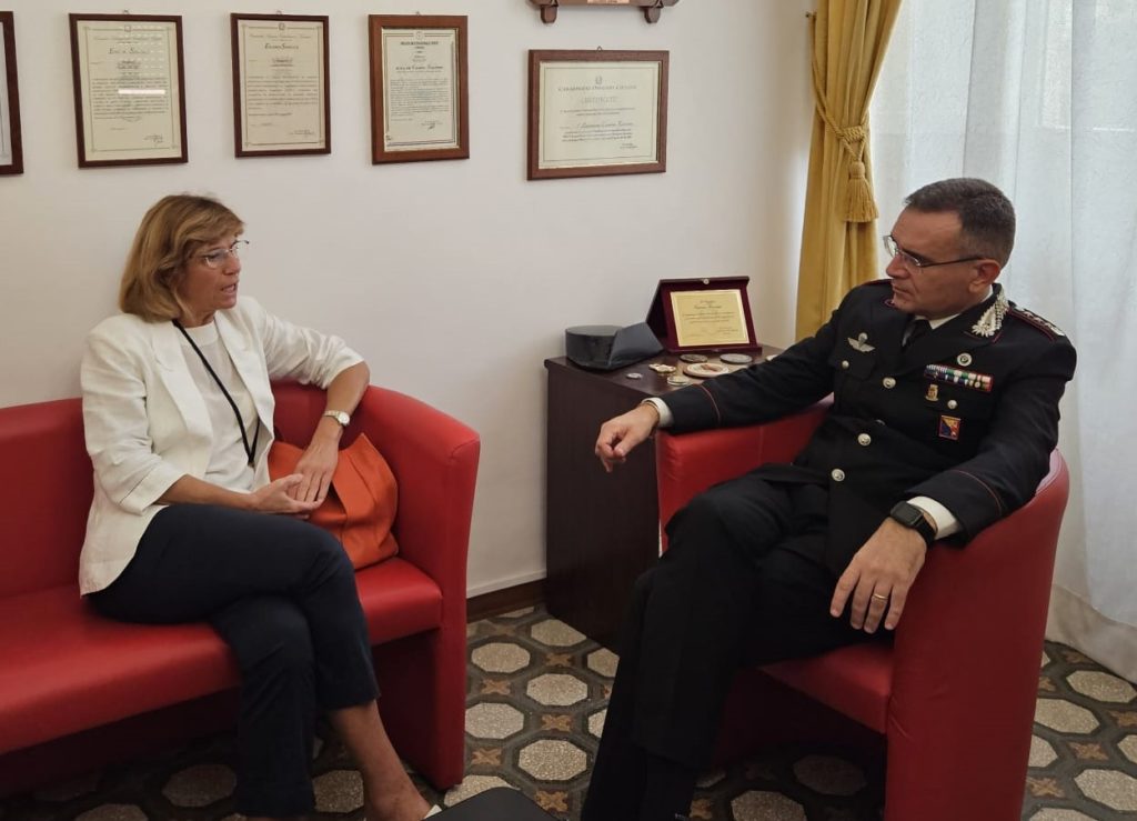 Il Commissario Valenti in visita istituzionale presso il comando dei Carabinieri e della Guardia di Finanza