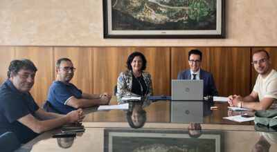 Potenziamento dei collegamenti stradali per l’aeroporto di Comiso: firmato il contratto per l’esecuzione dei lavori di importo pari a 48,3 milioni di euro